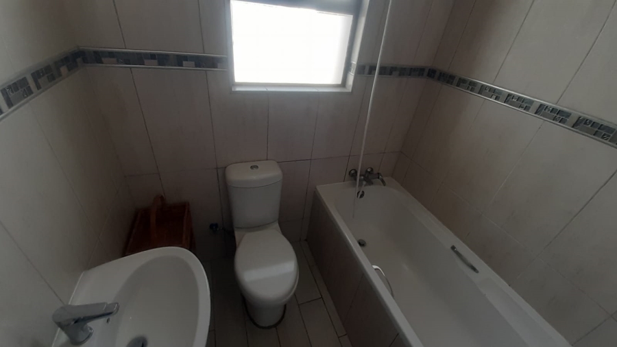 To Let 3 Bedroom Property for Rent in Mossel Bay Central Western Cape
